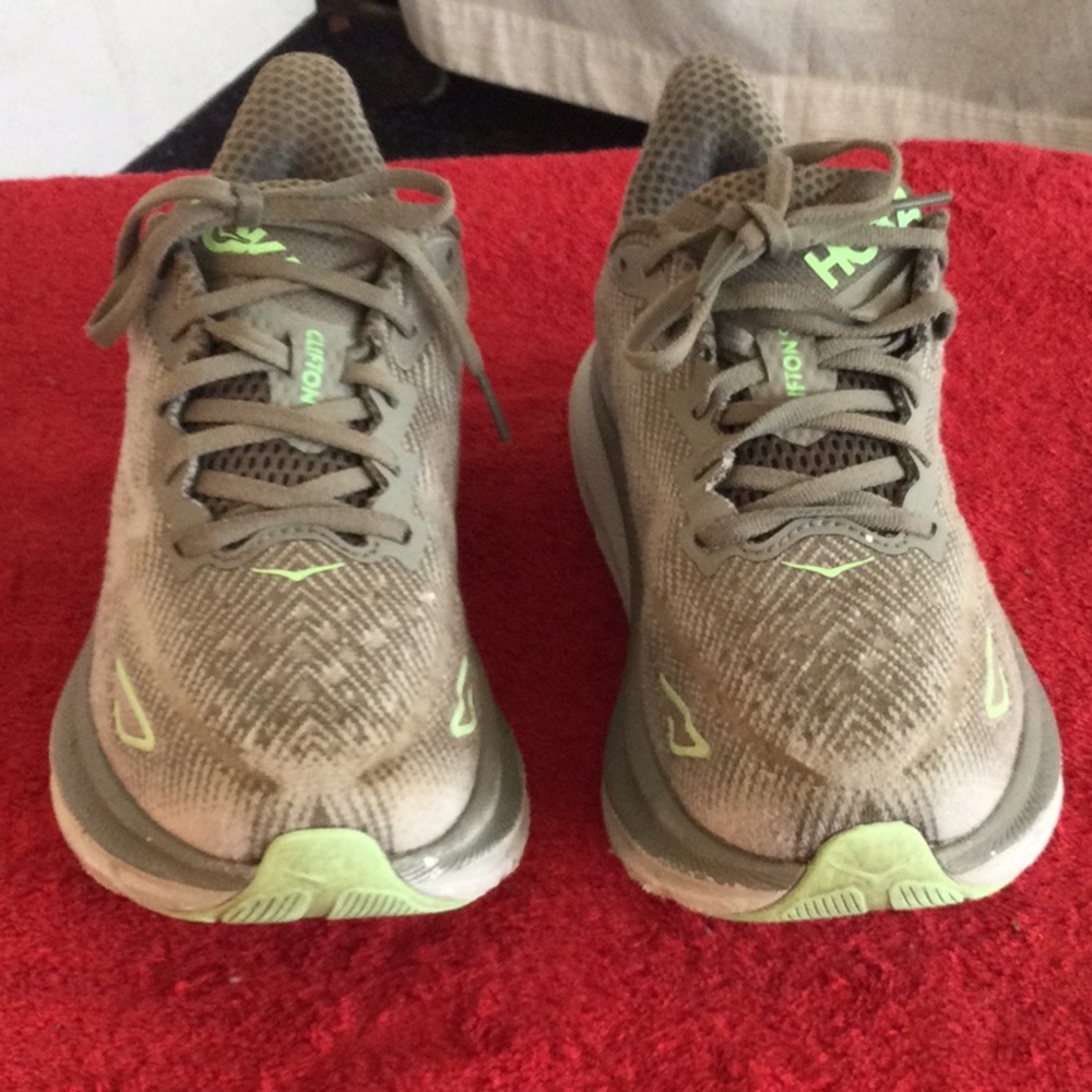 Gray Athletic Running Sneakers with Lime Accents